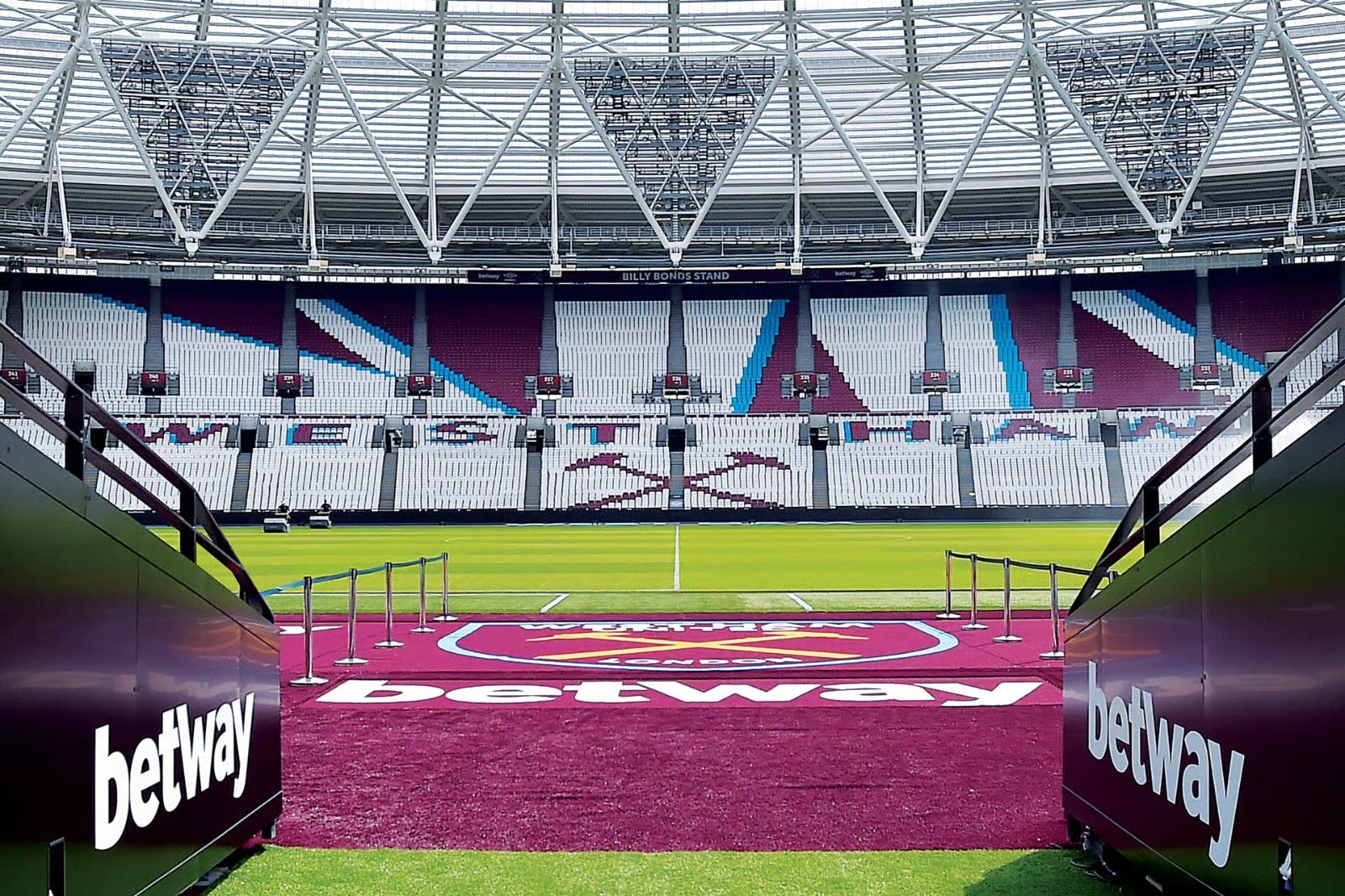Players tunnel view onto the pitch at London Stadium