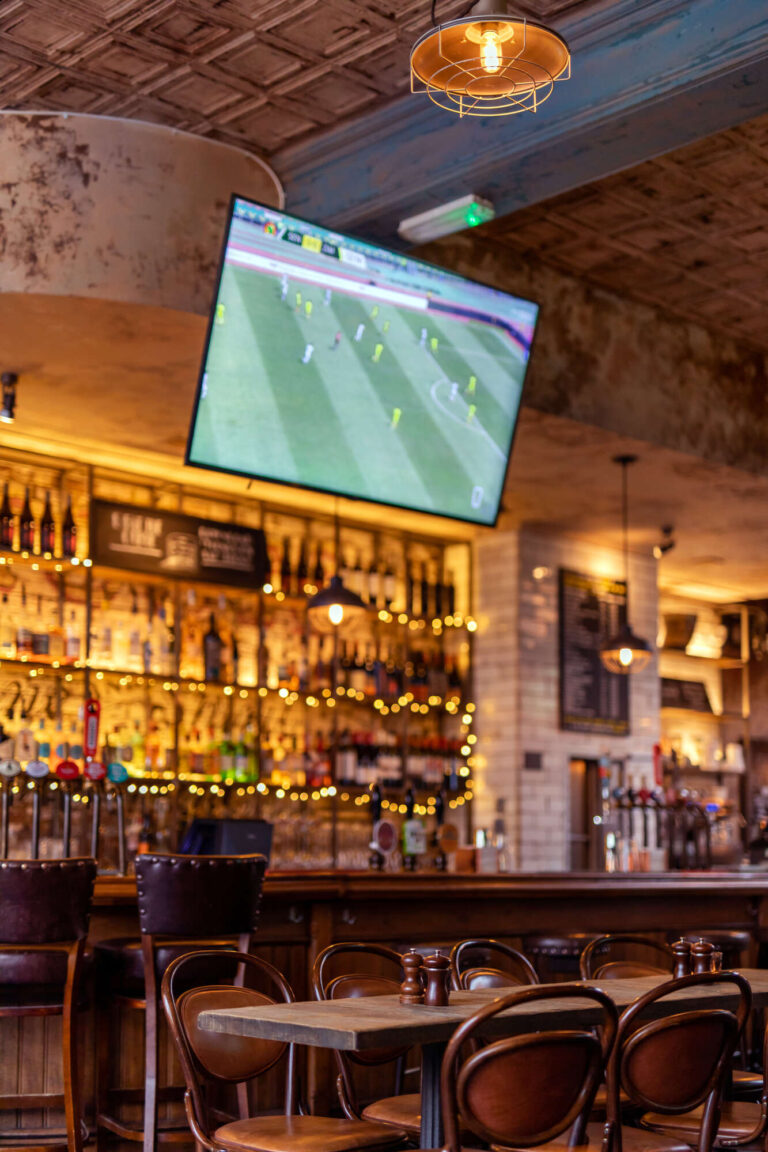 Inside Kings Arms